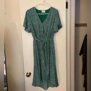 Green with white dots faux-wrap midi dress, size large. Sienna sky brand